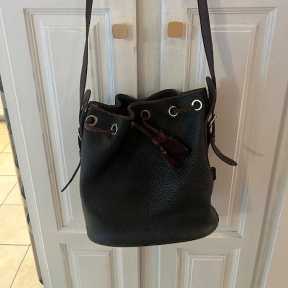 Vintage Dooney Bourke Leather Bucket Shoulder Bag Brown Pebbled Leather Red Tag - Picture 1 of 8